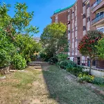 With Terrace Apartment *